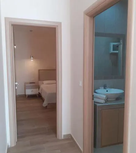 Diane Luxury Apartahotel